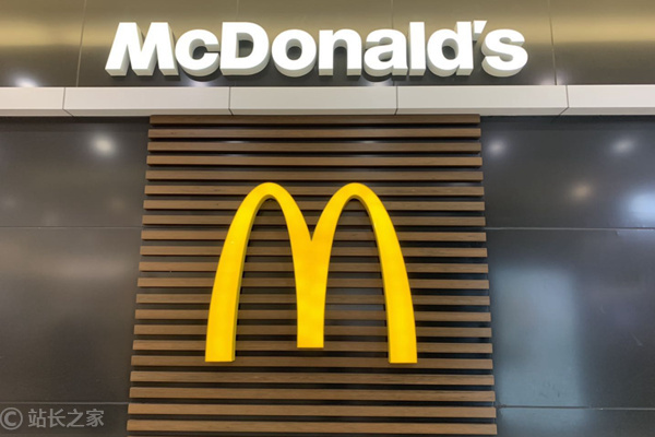 麦当劳 AI 生成的圣诞广告遭嘲后被下架-爱智特agent,一站式企业智能体推荐平台,扣子企业智能体,扣子工作流免费复制下载