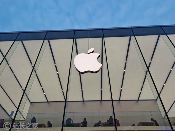 苹果CEO蒂姆·库克：将携手更多AI伙伴，强化Siri与系统智能能力-爱智特agent,一站式企业智能体推荐平台,扣子企业智能体,扣子工作流免费复制下载