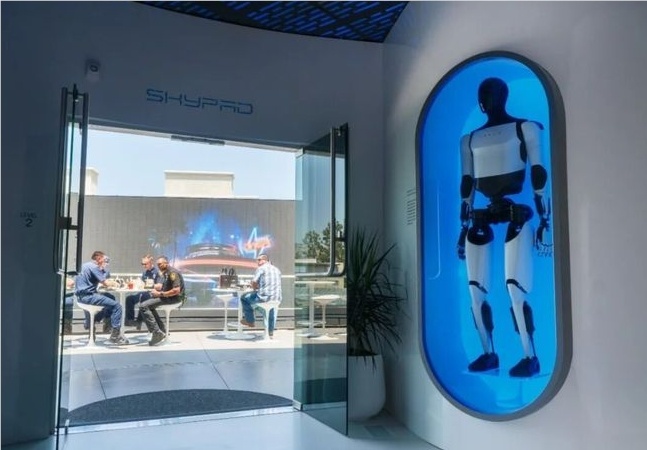 马斯克光环褪色？特斯拉首家 AI 餐厅成“空城”，主厨离开、机器人撤场-爱智特agent,一站式企业智能体推荐平台,扣子企业智能体,扣子工作流免费复制下载