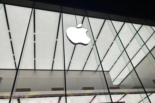 iOS 26 重磅发布：短信加入 AI 智能搜索-爱智特agent,一站式企业智能体推荐平台,扣子企业智能体,扣子工作流免费复制下载